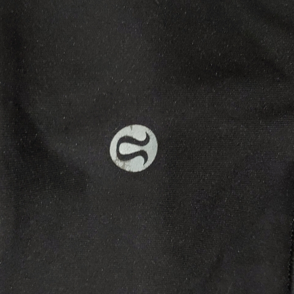 Lululemon Textured Lines Capri Leggings 6 - Picture 9 of 15